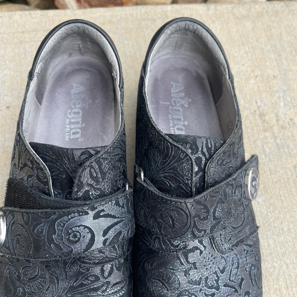 Alegria Jolene Black Embossed Floral Leather Clogs Shoes JOL-429 Womens 38 US 8 - Picture 3 of 10
